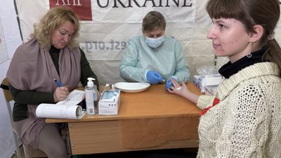 "Хвороба небезпечна і невиліковна": у Полтаві безплатно тестували на ВІЛ