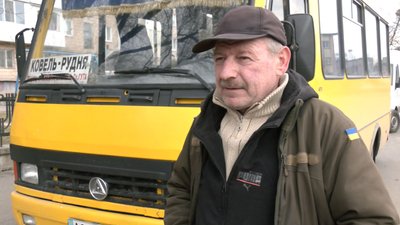 Дорога в Кукуріки: коли на Волині відремонтують автошлях, на якому застряг рейсовий автобус Дорога в Кукуріки: коли на Волині відремонтують автошлях, на якому застряг рейсовий автобус