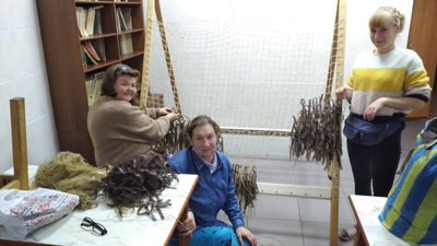 Підопічні притулку для безхатьків у Рівному розпочали плести кікімори Підопічні притулку для безхатьків у Рівному розпочали плести кікімори