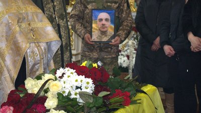 На Закарпатті попрощалися із полеглим на війні Василем Чікою