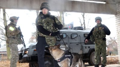 Неподалік Рівного тренувались звільняти заручника. Поліція зняла кліп Неподалік Рівного тренувались звільняти заручника. Поліція зняла кліп