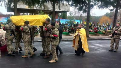 "Казав: мама щоб не знала". У Сумах поховали загиблого воїна Олександра Шевченка