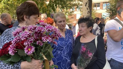 У Харкові прощаються із волонтерами, які загинули внаслідок удару по Куп'янську