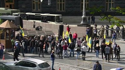 Власники авто з іноземною реєстрацією із Сум взяли участь у мітингу під Кабміном Власники авто з іноземною реєстрацією із Сум взяли участь у мітингу під Кабміном