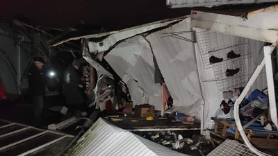 На Центральному ринку у Луцьку розгромлені кіоски, поліція та підприємці