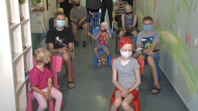 «Ранкова книготерапія» в Дніпрі. Волонтери влаштували книжкове свято для онкохворих дітей «Ранкова книготерапія» в Дніпрі. Волонтери влаштували книжкове свято для онкохворих дітей