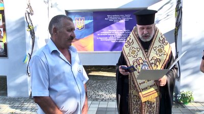 На Херсонщині Герой АТО Руслан Сторчеус посмертно отримав медаль Святого Архистратига Михаїла На Херсонщині Герой АТО Руслан Сторчеус посмертно отримав медаль Святого Архистратига Михаїла