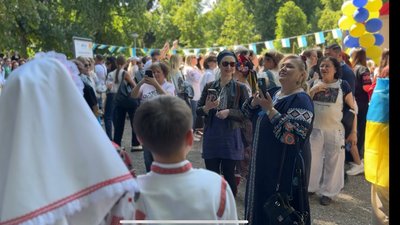 "Не вщухали оплески". Два кропивницькі ансамблі виступили на сцені Євробачення у Швейцарії "Не вщухали оплески". Два кропивницькі ансамблі виступили на сцені Євробачення у Швейцарії