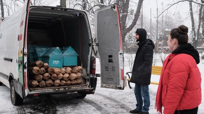 Книгообмін для всіх. У Чернівцях встановили скриньки для буккросингу Книгообмін для всіх. У Чернівцях встановили скриньки для буккросингу