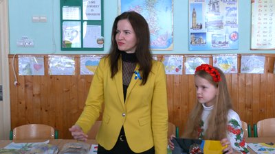 На Франківщині учні Черніївського ліцею зібрали понад 40 тис. грн для ЗСУ. Як діти допомагали волонтерам На Франківщині учні Черніївського ліцею зібрали понад 40 тис. грн для ЗСУ. Як діти допомагали волонтерам