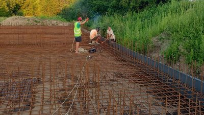 У Ржищеві будують укриття на 250 людей для місцевої гімназії Гармонія