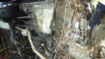 На Житомирщині автомобіль ВАЗ з'їхав у кювет та перекинувся: водій загинув