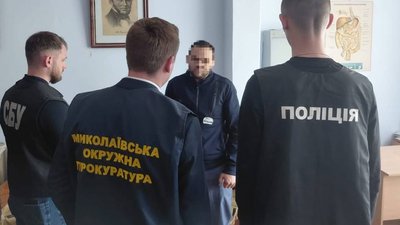 У Миколаєві затримали лікаря, якого підозрюють у вимаганні хабаря