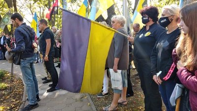 "Такі свята об’єднують". На Одещині відбувся марш до Дня захисника України "Такі свята об’єднують". На Одещині відбувся марш до Дня захисника України