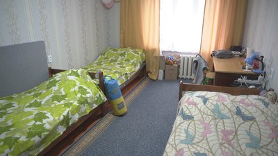 "Немає куди повертатися": у гуртожитку на Вінниччині проживають близько сотні переселенців "Немає куди повертатися": у гуртожитку на Вінниччині проживають близько сотні переселенців