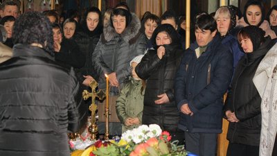 На Закарпатті попрощалися із полеглим на війні Іваном Попом На Закарпатті попрощалися із полеглим на війні Іваном Попом