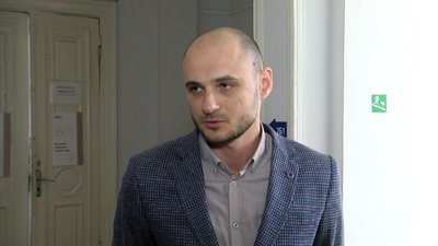 У Житомирі суд лишив під вартою одного з підозрюваних у вбивстві дитини У Житомирі суд лишив під вартою одного з підозрюваних у вбивстві дитини