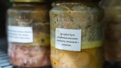 "Робимо те, у чому ми професіонали". Одна з мереж ресторанів Дніпра готує тушонку бійцям на фронт "Робимо те, у чому ми професіонали". Одна з мереж ресторанів Дніпра готує тушонку бійцям на фронт