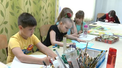 "Школа кераміки", станція юних техніків та молодіжний медіацентр: які гуртки для дітей є у Дніпрі