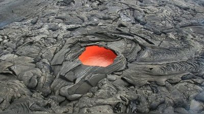 Вчені NASA виявили на Марсі загадковий отвір