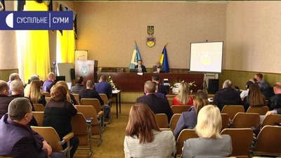 "Пришпандьоримо корів біля сільради" - селяни на Сумщині просять повернути єдине пасовище "Пришпандьоримо корів біля сільради" - селяни на Сумщині просять повернути єдине пасовище