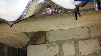 Заховали гроші під дах: у Рівному спіймали ймовірних "ведмежатників" Заховали гроші під дах: у Рівному спіймали ймовірних "ведмежатників"