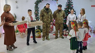 Бучанська громада передала українським бійцям безпілотники