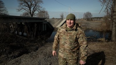 Військовослужбовець ЗСУ з позивним "Петля" Військовослужбовець ЗСУ з позивним "Петля"