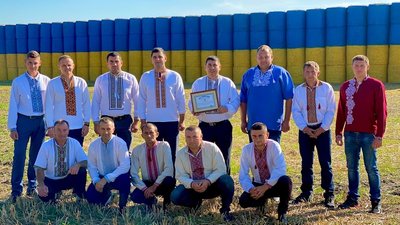 Прапор України з соломи, зроблений на Тернопільщині, потрапив до Книги рекордів