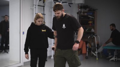 Опановує протез у Львові: історія 29-річного воїна батальйону "Вовки Да Вінчі" Василя Гриценка