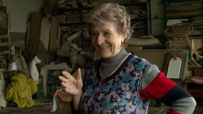 Техпрацівники, декоратори і склад з реквізитом: залаштунки Волинського драмтеатру Техпрацівники, декоратори і склад з реквізитом: залаштунки Волинського драмтеатру