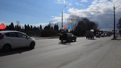 Автопробігом вшанували пам'ять загиблого добровольця з Тернополя Віктора Стефановича