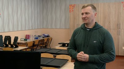 Волонтери привезли на Чернігівщину 500 комп’ютерів для шкіл Волонтери привезли на Чернігівщину 500 комп’ютерів для шкіл