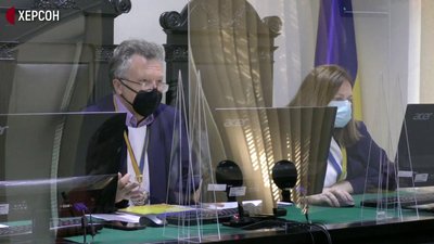 У Херсоні не відбулося апеляційне засідання щодо дівчини, яка убила вітчима У Херсоні не відбулося апеляційне засідання щодо дівчини, яка убила вітчима