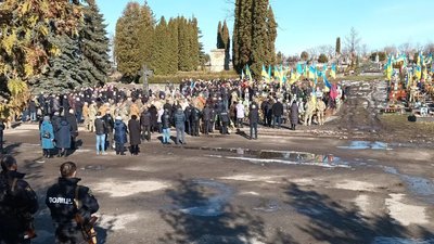 У Тернополі провели в останню дорогу кордівця Віктора Мельниченка У Тернополі провели в останню дорогу кордівця Віктора Мельниченка