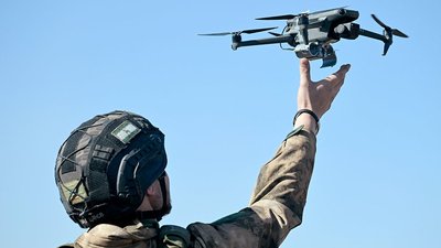 Окупанти заявили, що планують за рік готувати 3 тисячі операторів дронів у Криму