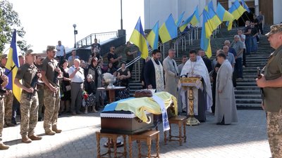 У Рівному попрощалися із загиблим бійцем Олександром Чайкою У Рівному попрощалися із загиблим бійцем Олександром Чайкою