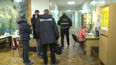 Двоє чоловіків у травматології, один на апараті штучної вентиляції: деталі обвалу мосту на Волині Двоє чоловіків у травматології, один на апараті штучної вентиляції: деталі обвалу мосту на Волині