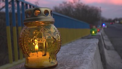 100 свічок в пам’ять про жертви Голодомору запалили на межі Хмельницької та Тернопільської областей 100 свічок в пам’ять про жертви Голодомору запалили на межі Хмельницької та Тернопільської областей