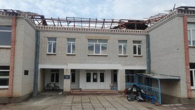 Понад 200 будинків постраждали від негоди на Херсонщині. Роботи із ліквідації наслідків тривають Понад 200 будинків постраждали від негоди на Херсонщині. Роботи із ліквідації наслідків тривають