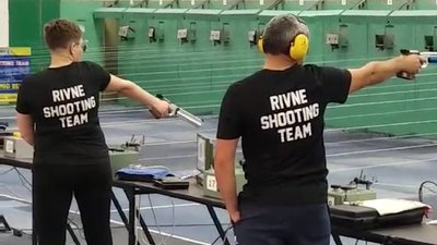Рівненські пістолетники повернулися зі Львова з трьома золотими медалями Рівненські пістолетники повернулися зі Львова з трьома золотими медалями