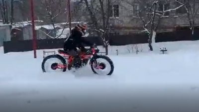 Від електровелів до електромотоцикла: черкащанин моделює і виготовляє швидкісні повнопривідні байки Від електровелів до електромотоцикла: черкащанин моделює і виготовляє швидкісні повнопривідні байки