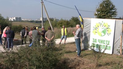 Мешканці села Гранки-Кути перекрили дорогу Мешканці села Гранки-Кути перекрили дорогу