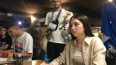 Випускниця і волонтерка Діана Дублянко Випускниця і волонтерка Діана Дублянко