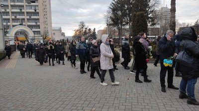 Лучани прощаються із загиблим у бою під Лисичанськом військовим Лучани прощаються із загиблим у бою під Лисичанськом військовим
