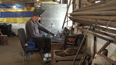 "Кують перемогу": на Черкащині волонтери працюють у кузні "Кують перемогу": на Черкащині волонтери працюють у кузні
