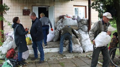 Більше 35 тонн гуманітарної допомоги жителям Ізюма передала Вільшанська громада Житомирщини Більше 35 тонн гуманітарної допомоги жителям Ізюма передала Вільшанська громада Житомирщини