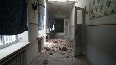 "Це нелюди, які здатні з дітьми отаке витворяти". Працівники інтернату у Білопіллі розповіли про обстріл закладу "Це нелюди, які здатні з дітьми отаке витворяти". Працівники інтернату у Білопіллі розповіли про обстріл закладу
