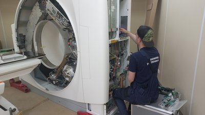 У полтавському онкодиспансері встановили лінійний прискорювач: коли лікуватимуть пацієнтів У полтавському онкодиспансері встановили лінійний прискорювач: коли лікуватимуть пацієнтів