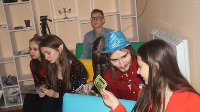 У Охтирці на Сумщині провели кінотабір для підлітків з центру та сходу України У Охтирці на Сумщині провели кінотабір для підлітків з центру та сходу України
